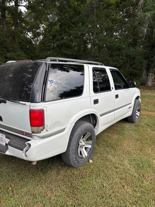 2000 GMC S-15 Jimmy 2nd Gen - Image 4 of 16