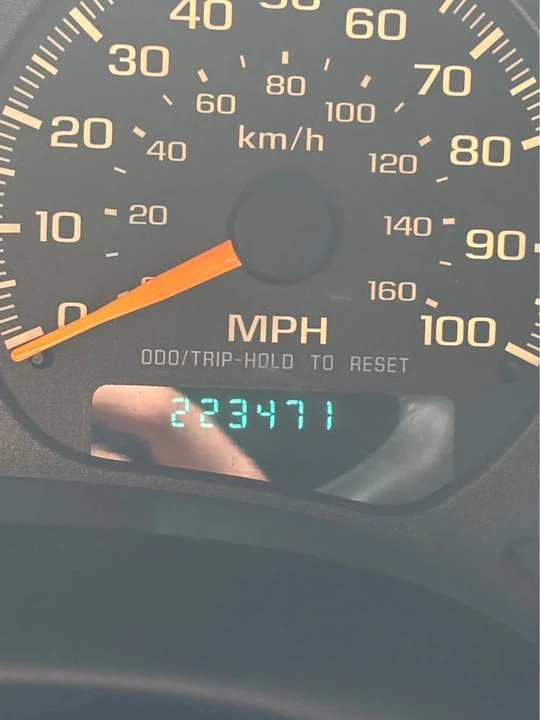 2000 GMC S-15 Jimmy 2nd Gen - Image 11 of 16