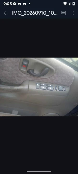 2000 GMC S-15 Jimmy 2nd Gen - Image 2 of 17