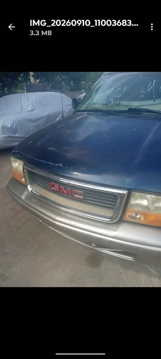 2000 GMC S-15 Jimmy 2nd Gen - Image 17 of 17