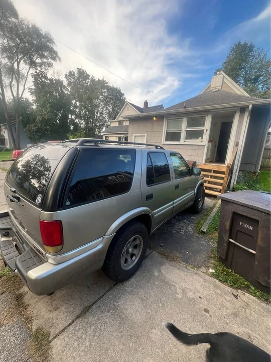 2000 GMC S-15 Jimmy 2nd Gen - Image 5 of 12
