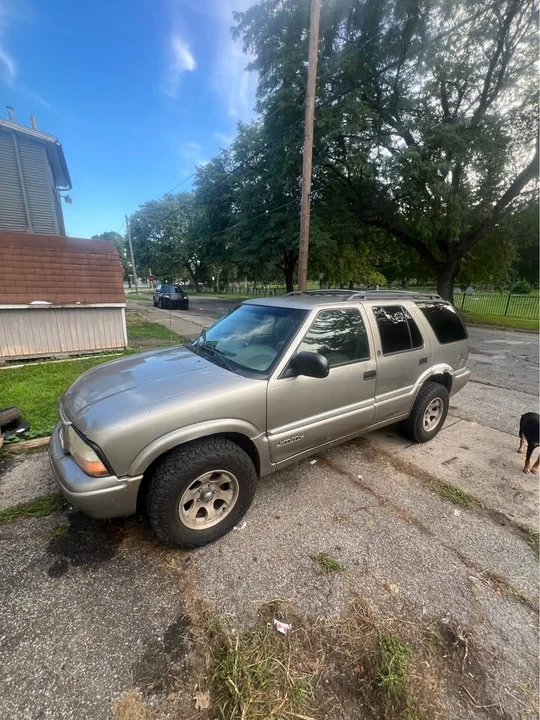 2000 GMC S-15 Jimmy 2nd Gen - Image 2 of 12