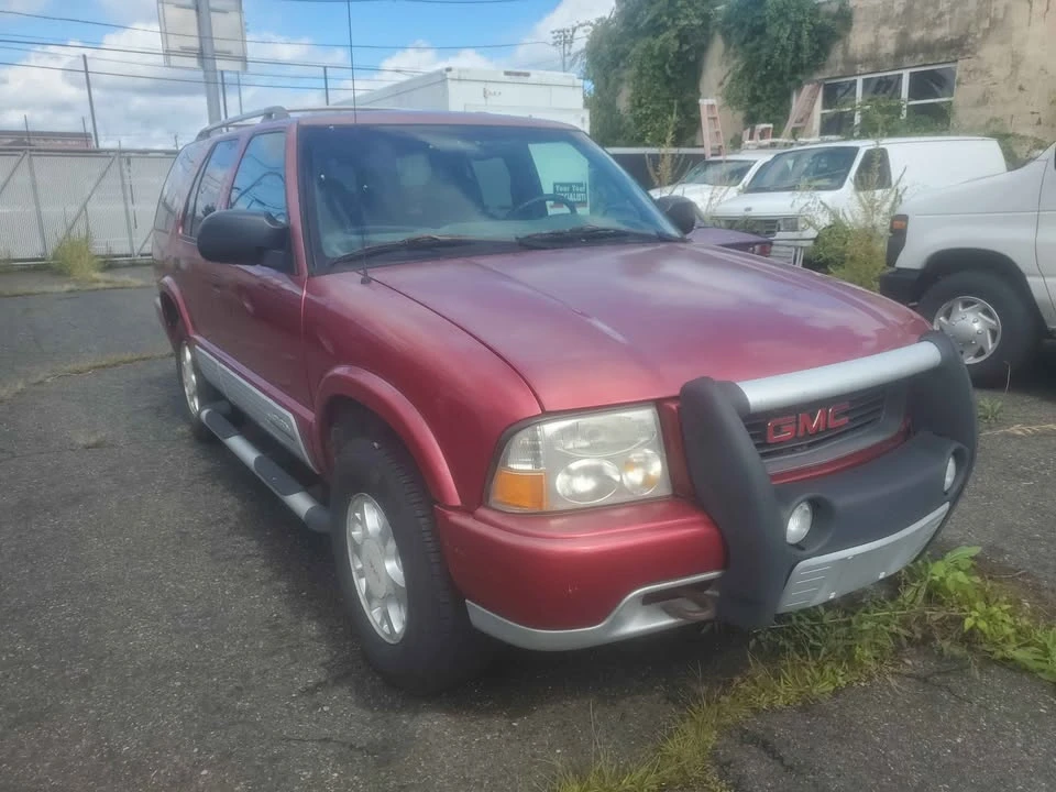 2000 GMC S-15 Jimmy 2nd Gen - Image 3 of 18