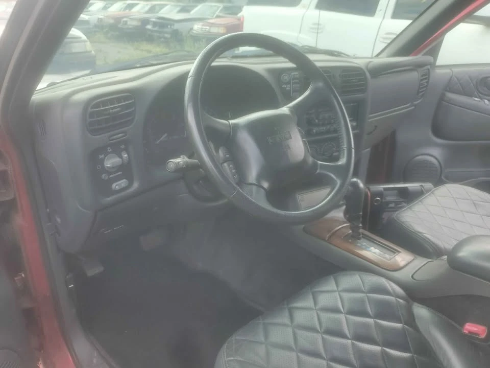 2000 GMC S-15 Jimmy 2nd Gen - Image 13 of 18