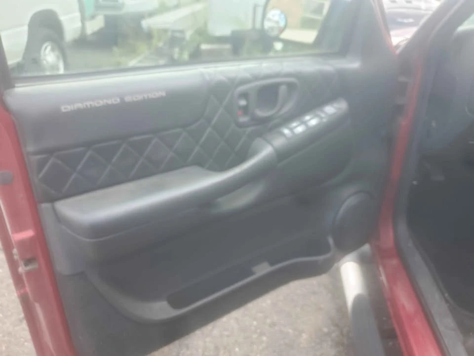 2000 GMC S-15 Jimmy 2nd Gen - Image 14 of 18