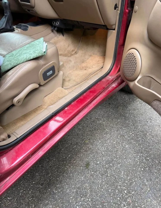 2000 GMC S-15 Jimmy 2nd Gen - Image 2 of 10