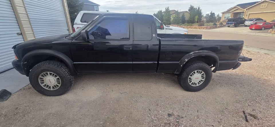 2000 GMC S-15 Jimmy 2nd Gen - Image 4 of 10