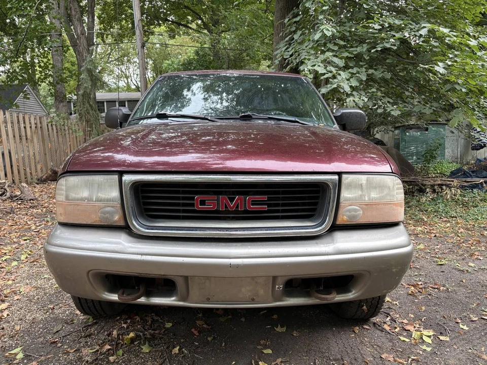 2000 GMC S-15 Jimmy 2nd Gen - Image 4 of 14
