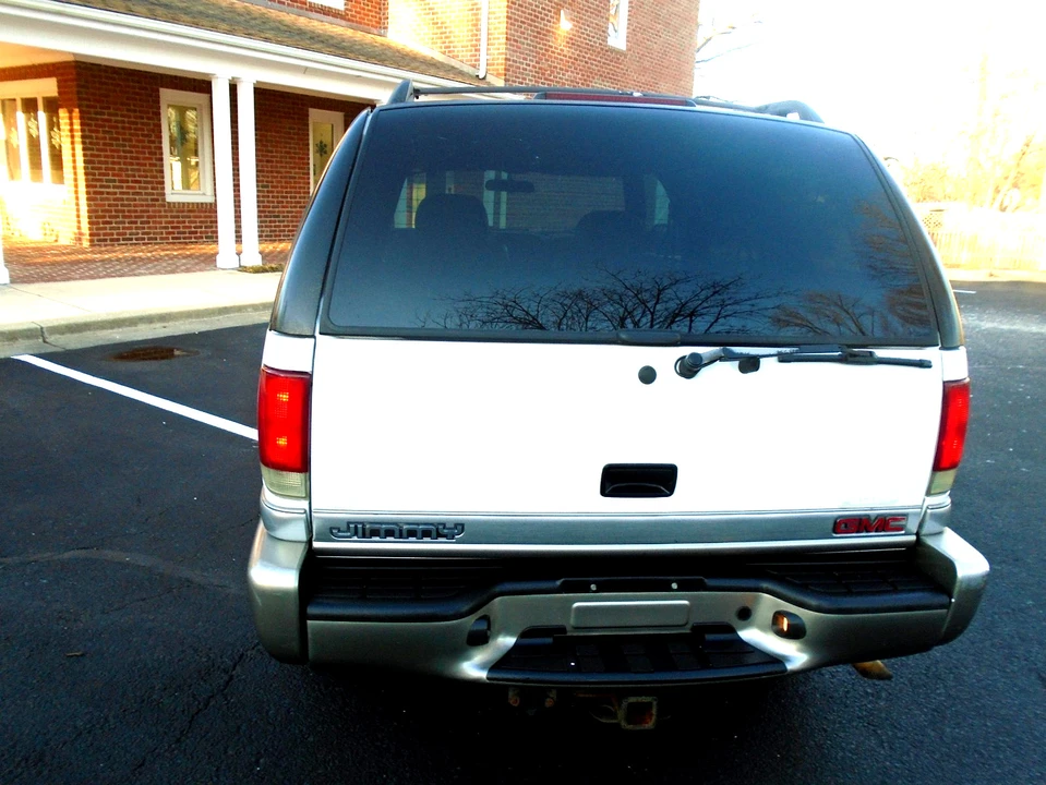 2000 GMC Sierra 1st Gen - Image 4 of 21