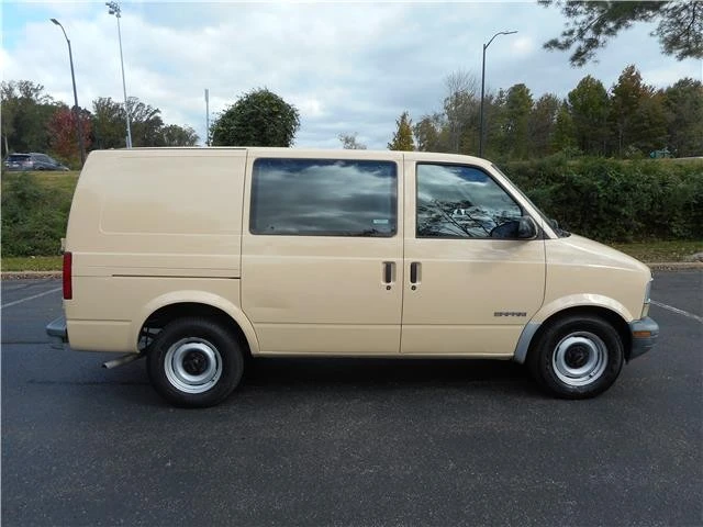 2000 GMC - Image 2 of 12