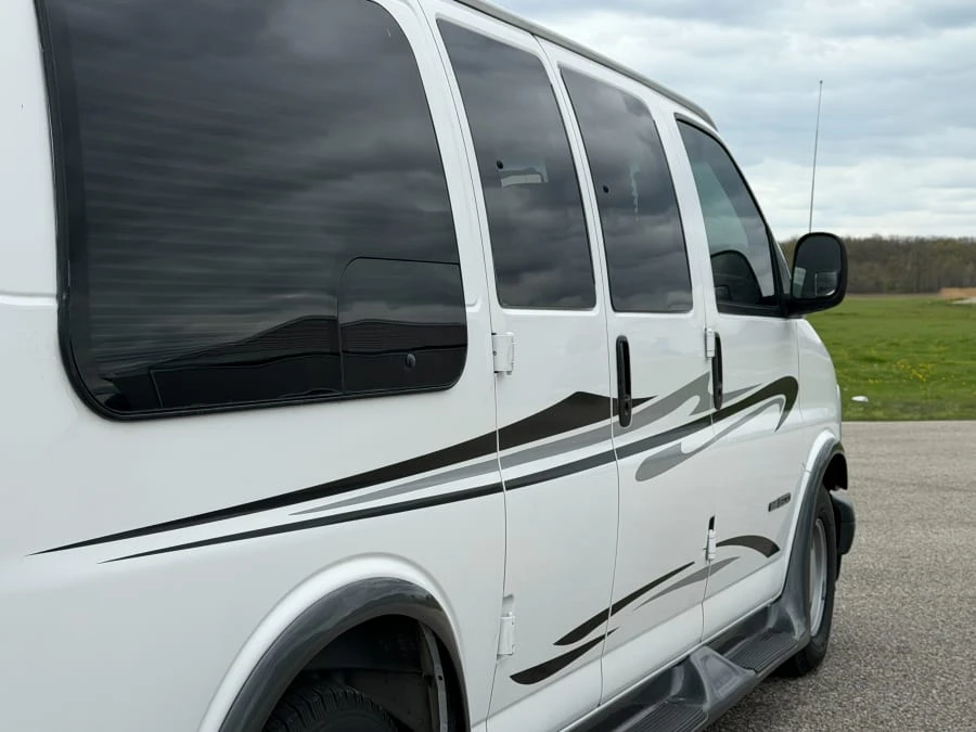 2000 GMC Savana - Image 7 of 18