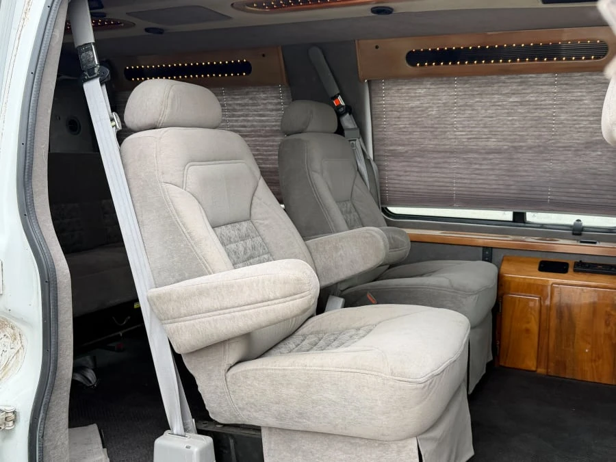 2000 GMC Savana - Image 16 of 18