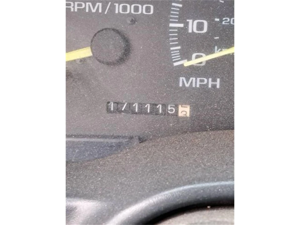 2000 GMC Sierra 1st Gen - Image 3 of 19