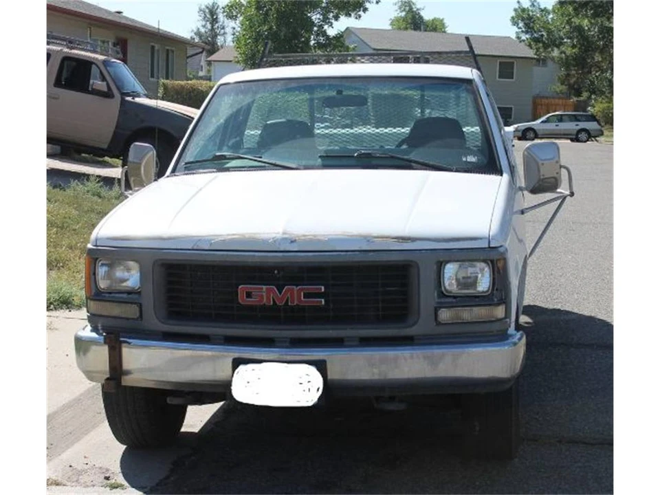 2000 GMC Sierra 1st Gen - Image 2 of 19