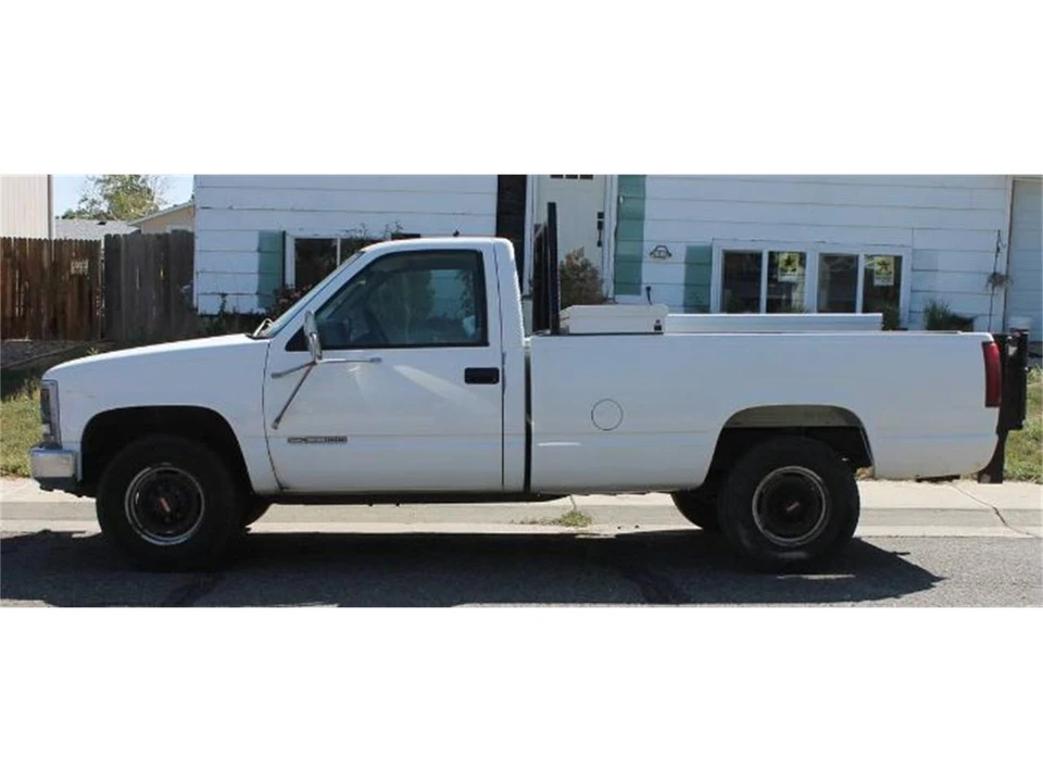 2000 GMC Sierra 1st Gen - Image 18 of 19