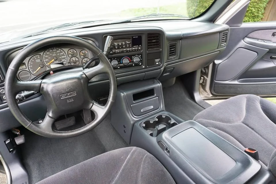 2000 GMC Sierra 2nd Gen - Image 3 of 4