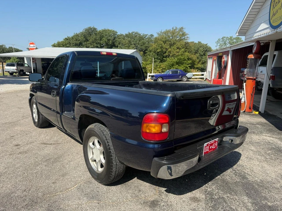 2000 GMC Sierra 1st Gen - Image 3 of 31