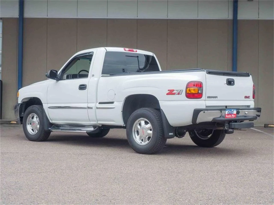 2000 GMC Sierra 1st Gen - Image 2 of 31