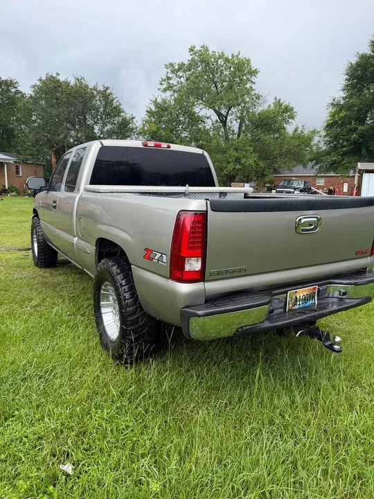 2000 GMC Sierra 2nd Gen - Image 4 of 7