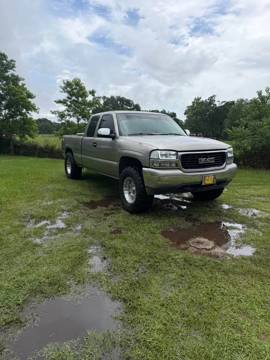 2000 GMC Sierra 2nd Gen - Image 2 of 7