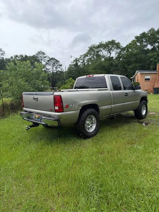 2000 GMC Sierra 2nd Gen - Image 3 of 7