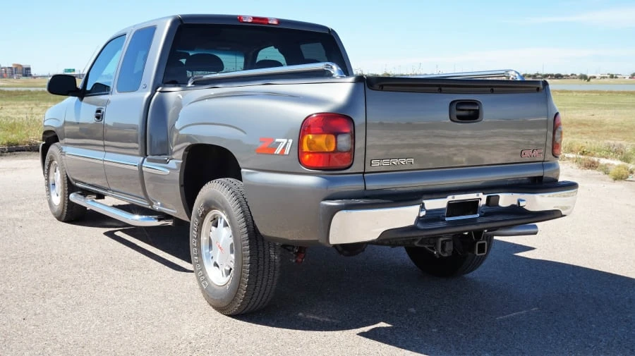 2000 GMC Sierra 2nd Gen - Image 3 of 11