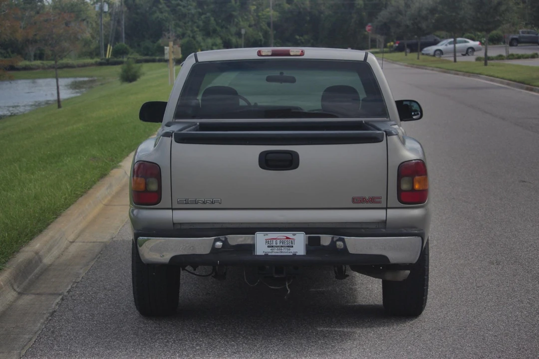 2000 GMC Sierra 2nd Gen - Image 5 of 21