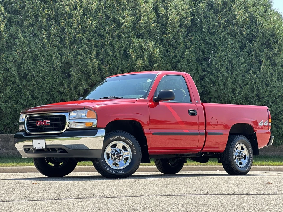 2000 GMC Sierra 2nd Gen - Image 2 of 31