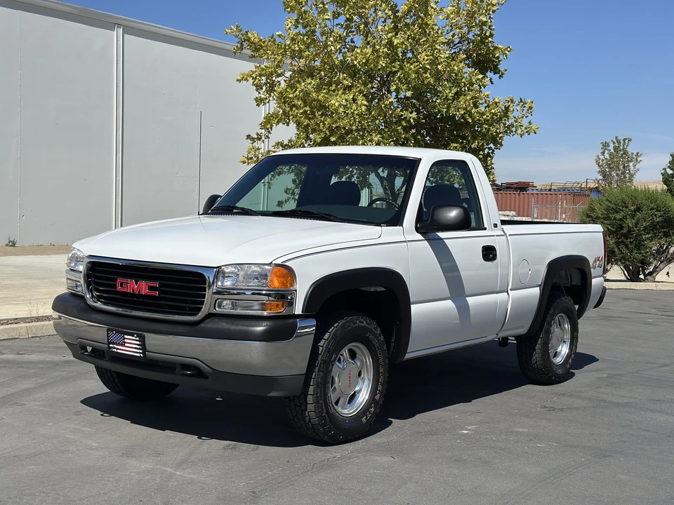 2000 GMC Sierra 1st Gen - Image 4 of 31