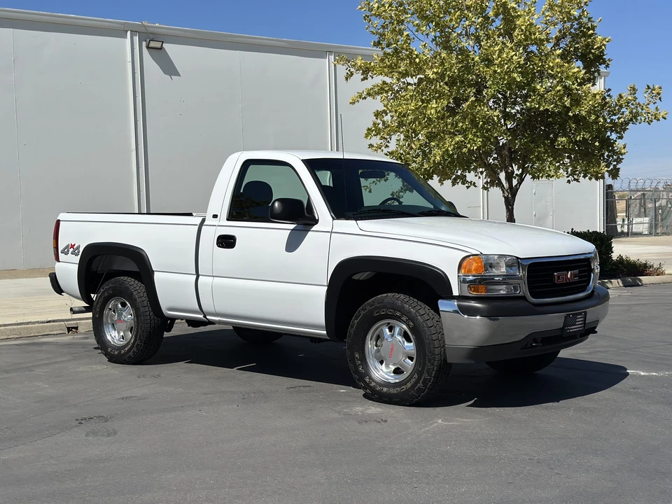 2000 GMC Sierra 1st Gen - Image 11 of 31