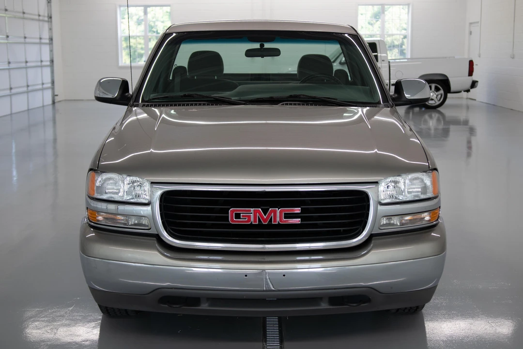 2000 GMC Sierra 2nd Gen - Image 2 of 31