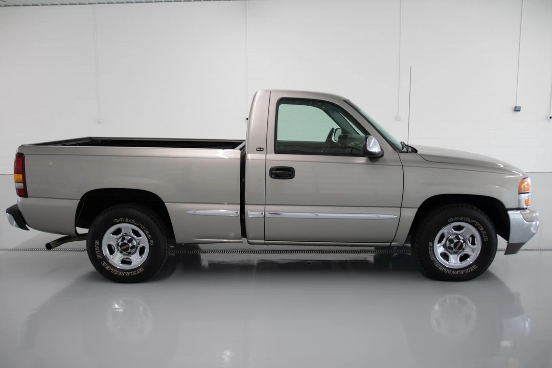 2000 GMC Sierra 2nd Gen - Image 3 of 31