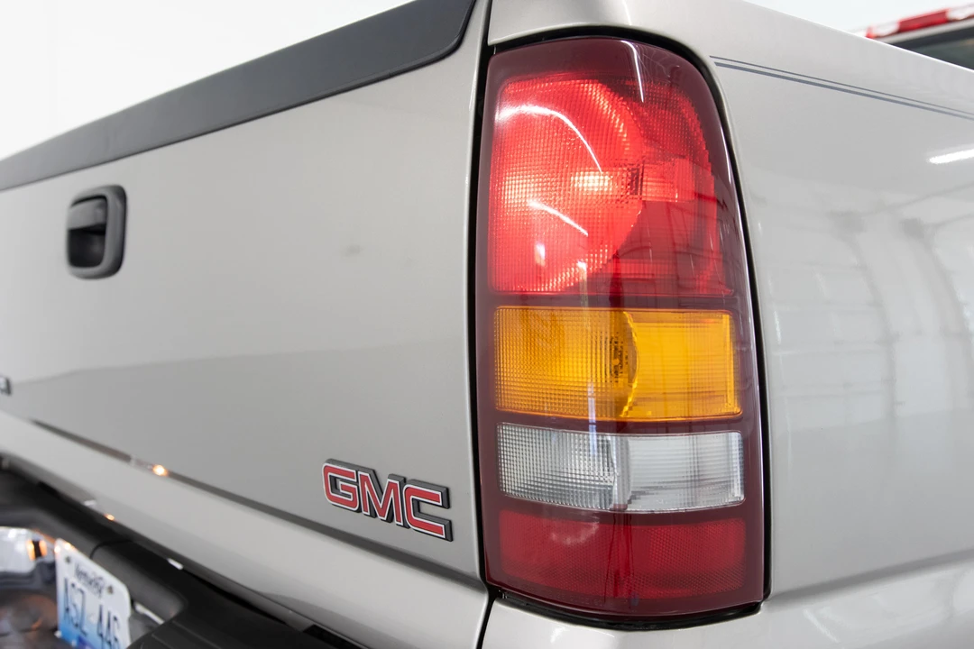 2000 GMC Sierra 2nd Gen - Image 30 of 31