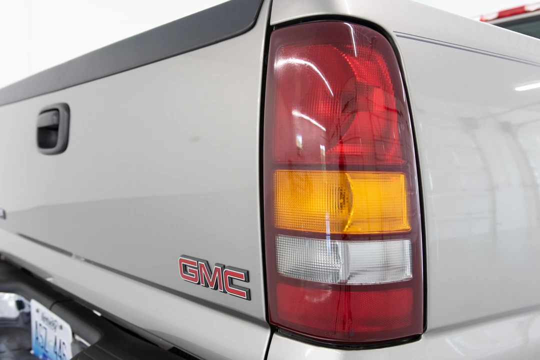 2000 GMC Sierra 2nd Gen - Image 31 of 31