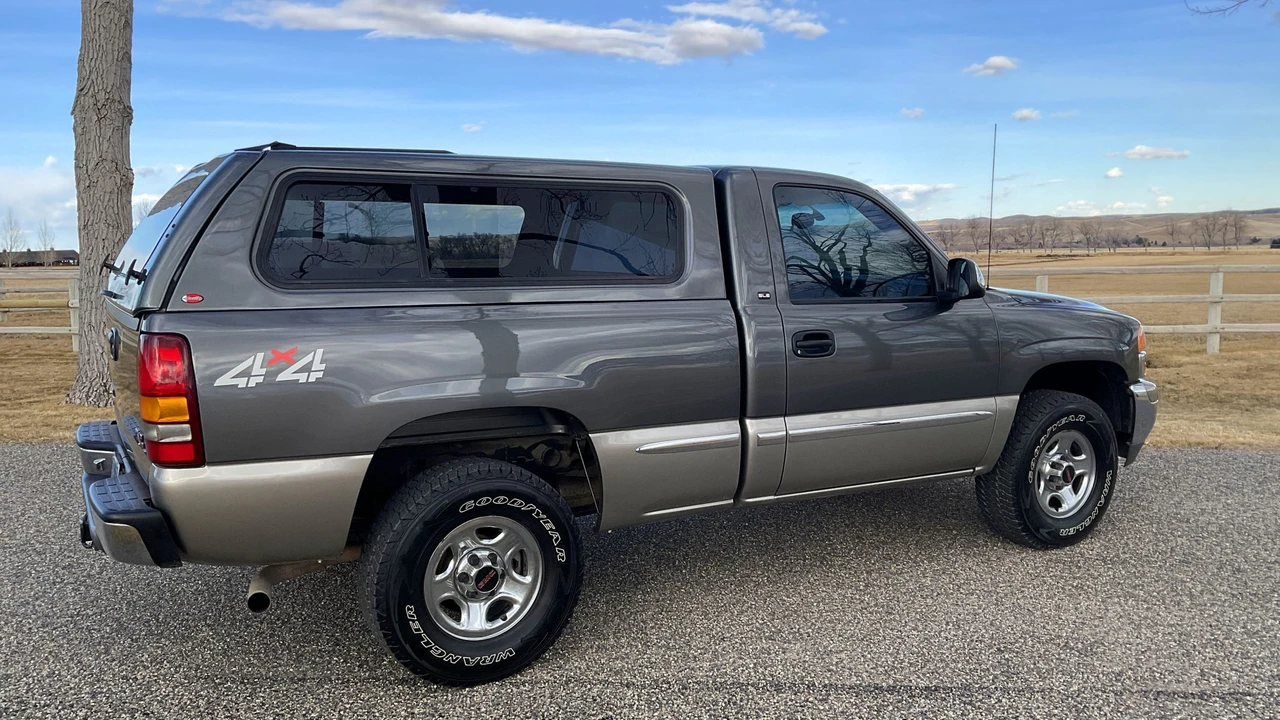 2000 GMC Sierra 2nd Gen - Image 9 of 31