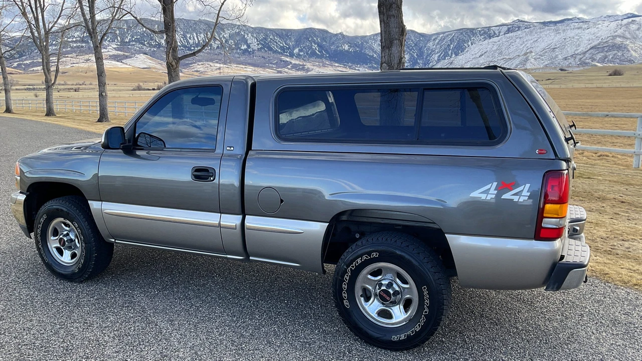 2000 GMC Sierra 2nd Gen - Image 5 of 31