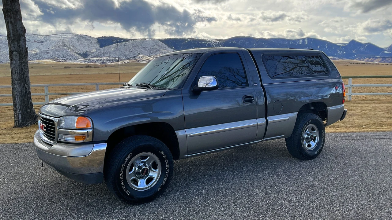 2000 GMC Sierra 2nd Gen - Image 3 of 31