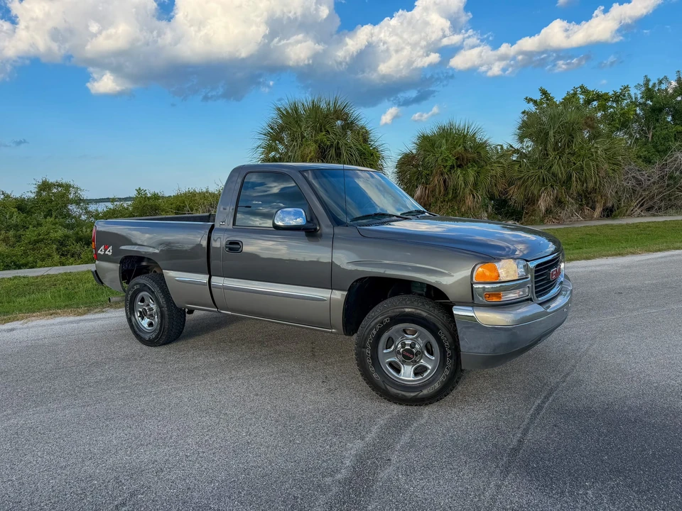 2000 GMC Sierra 2nd Gen - Image 4 of 31