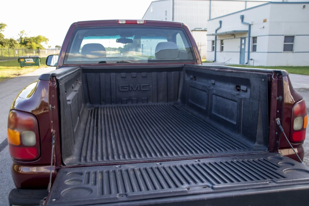 2000 GMC Sierra 2nd Gen - Image 30 of 31