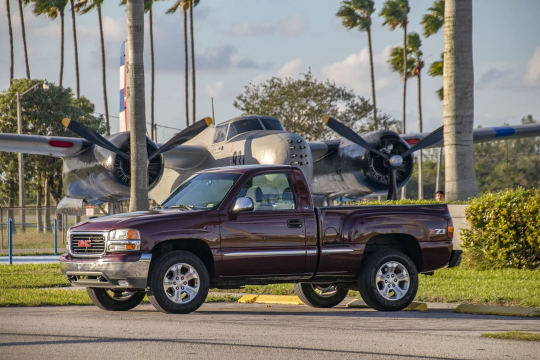 2000 GMC Sierra 2nd Gen - Image 4 of 31