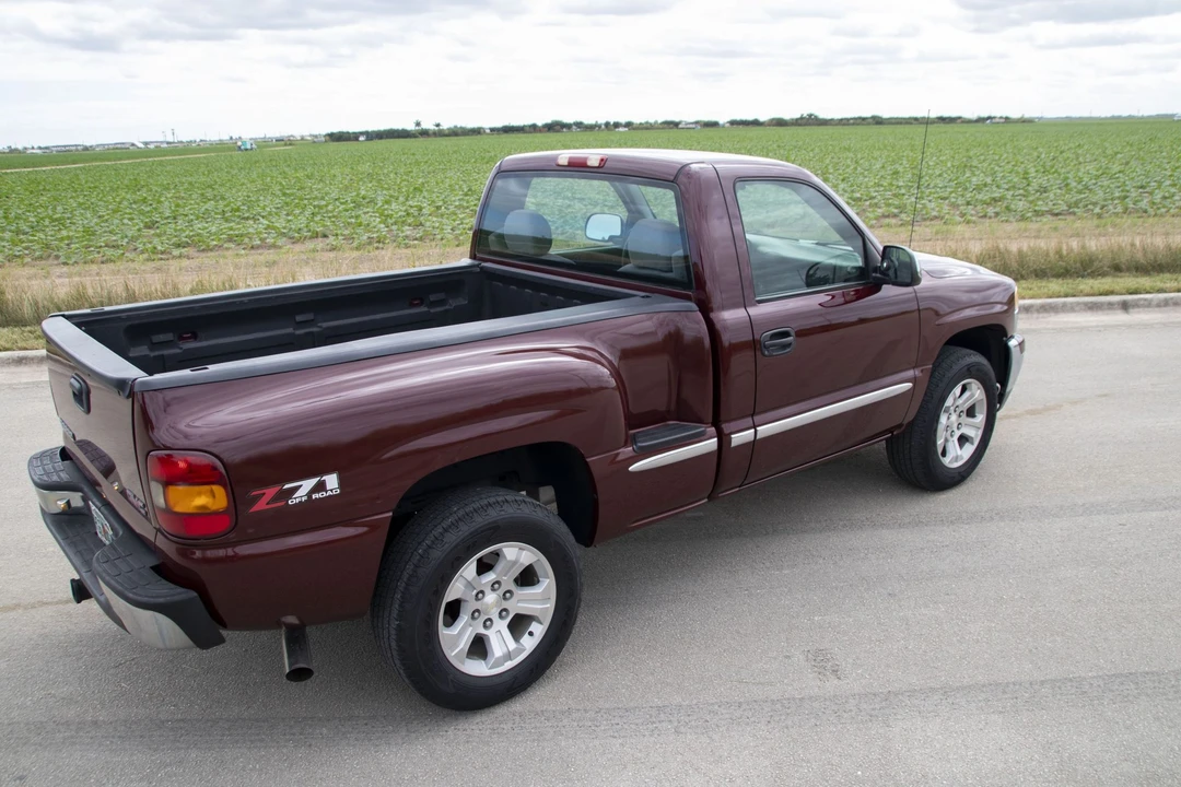2000 GMC Sierra 2nd Gen - Image 6 of 31