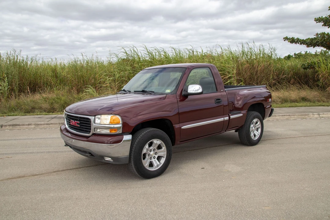 2000 GMC Sierra 2nd Gen - Image 2 of 31