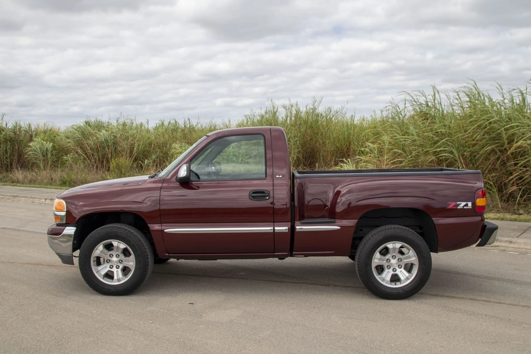 2000 GMC Sierra 2nd Gen - Image 5 of 31