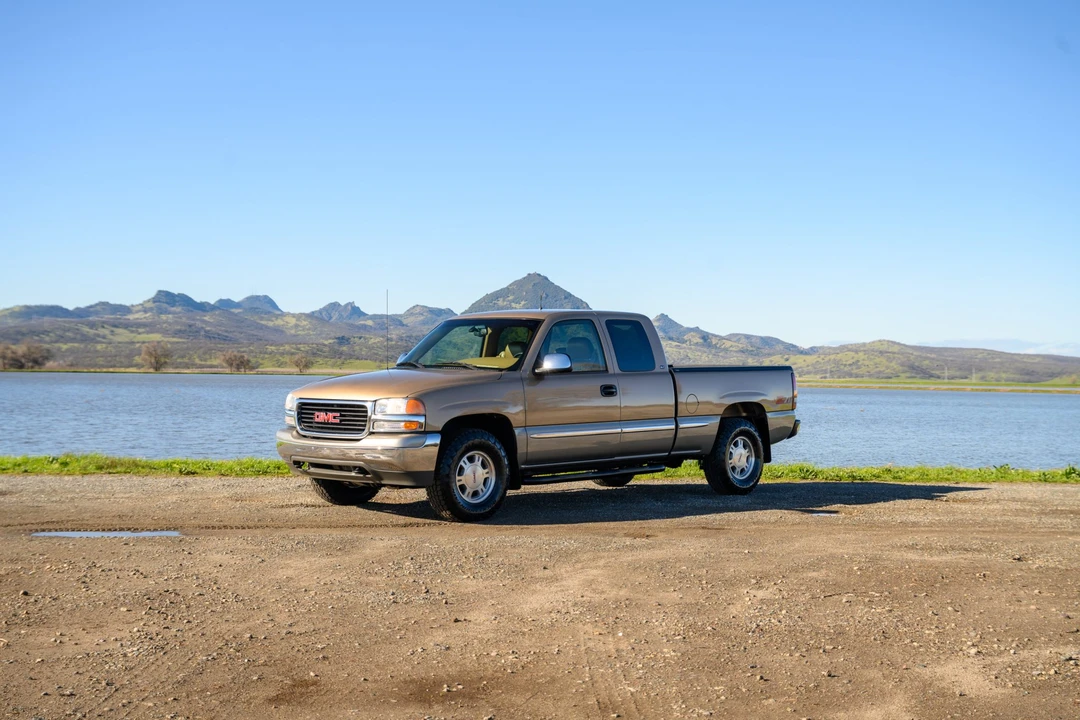2000 GMC Sierra 2nd Gen - Image 2 of 31