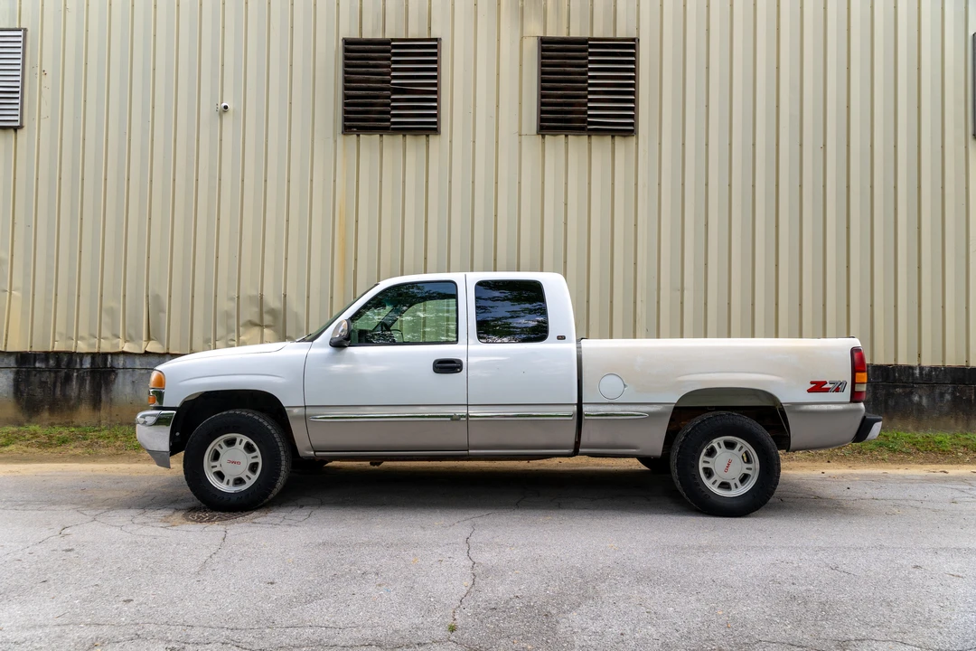 2000 GMC Sierra 1st Gen - Image 4 of 31