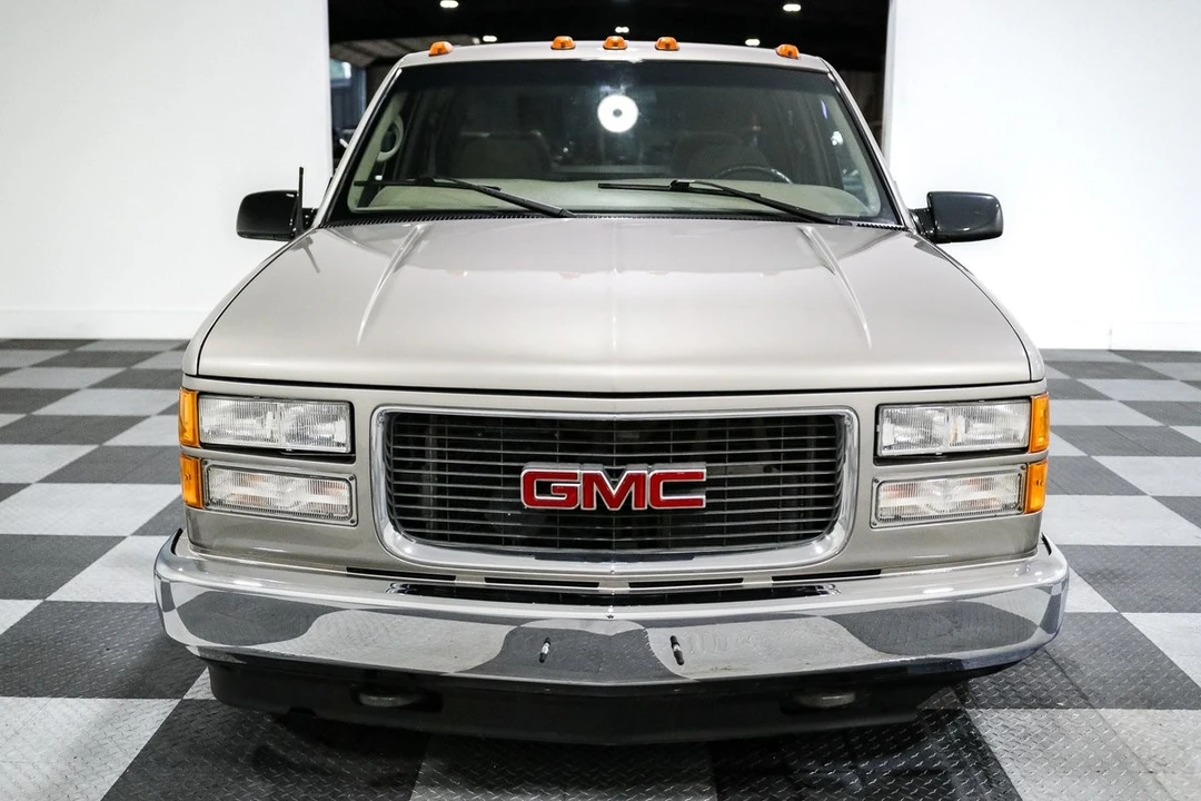 2000 GMC Sierra 1st Gen - Image 2 of 30