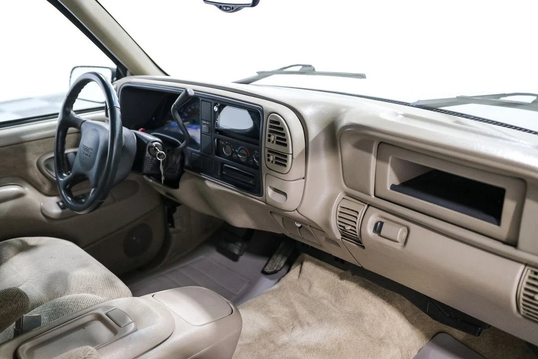 2000 GMC Sierra 1st Gen - Image 17 of 30