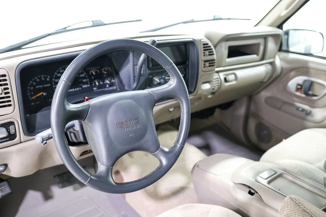 2000 GMC Sierra 1st Gen - Image 9 of 30