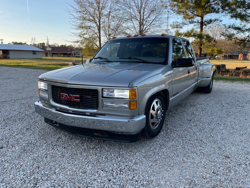 2000 GMC Sierra 1st Gen - Image 2 of 21