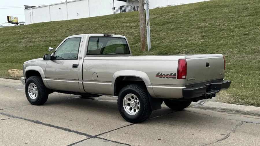 2000 GMC Sierra Heavy Duty 2nd Gen - Image 3 of 8